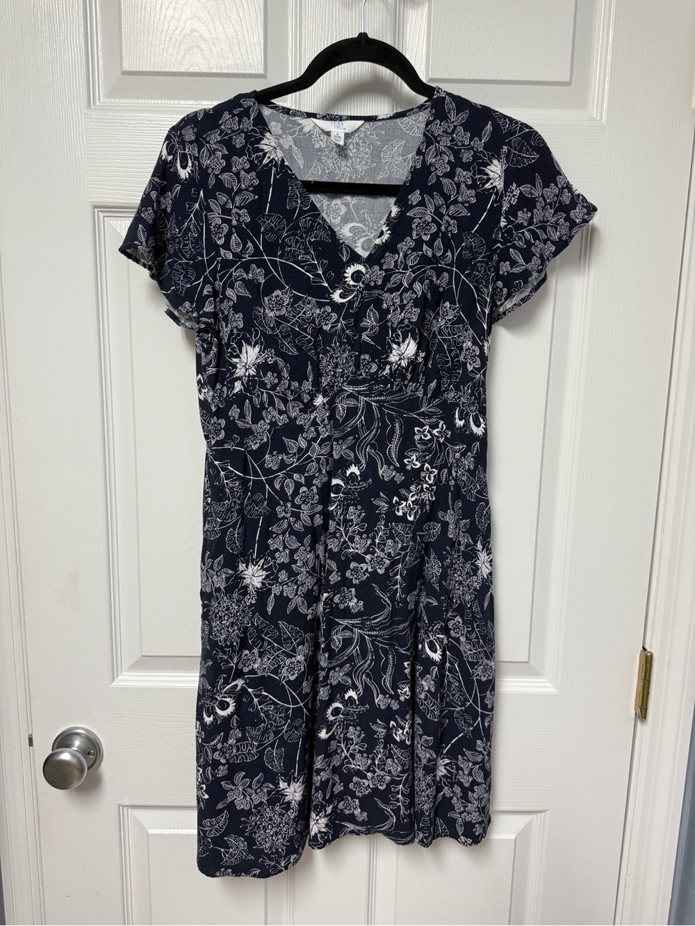 Time and Tru Navy Floral V-Neck Short Sleeve Mini Dress
